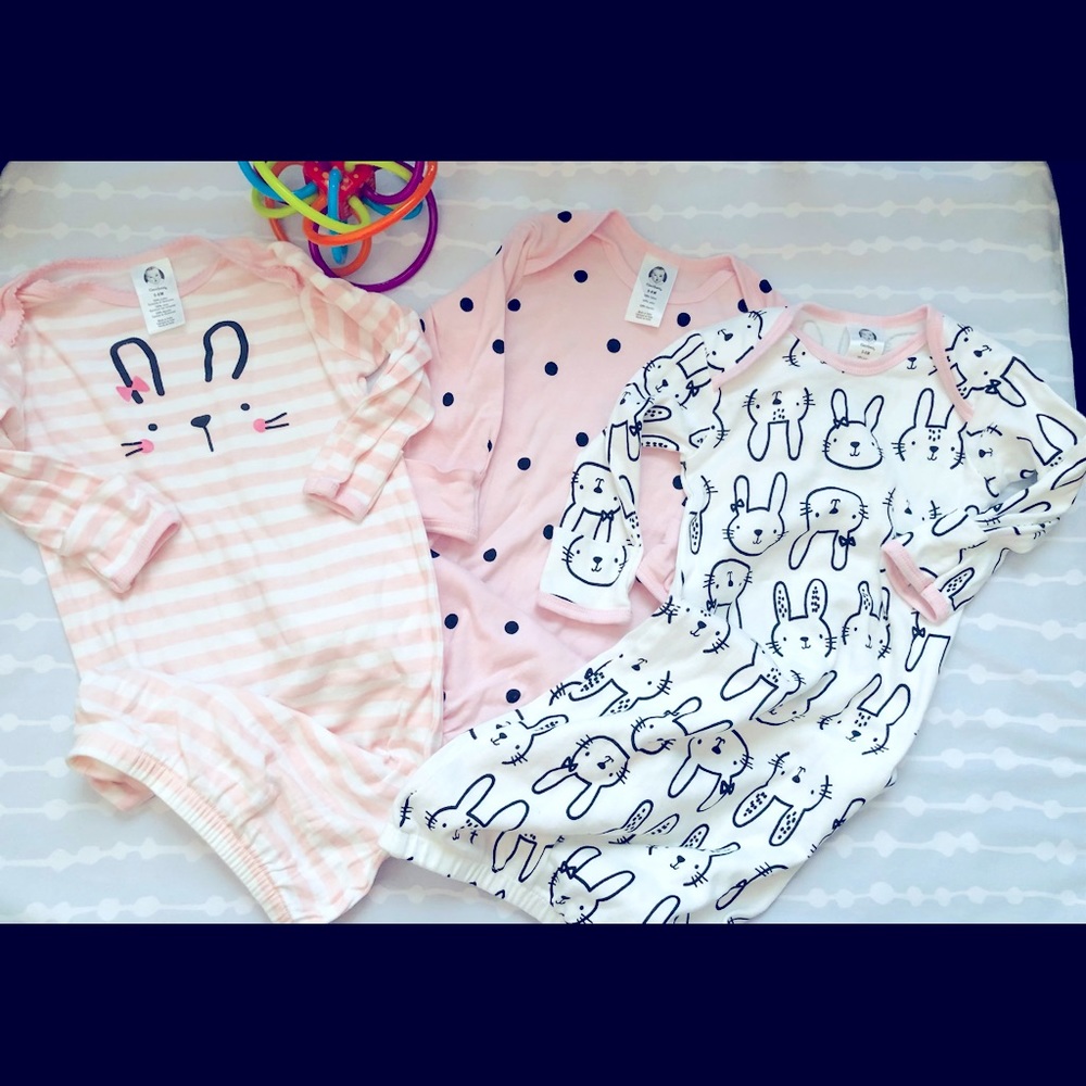 Gerber 3 piece gown set! New and Washed! Never worn!